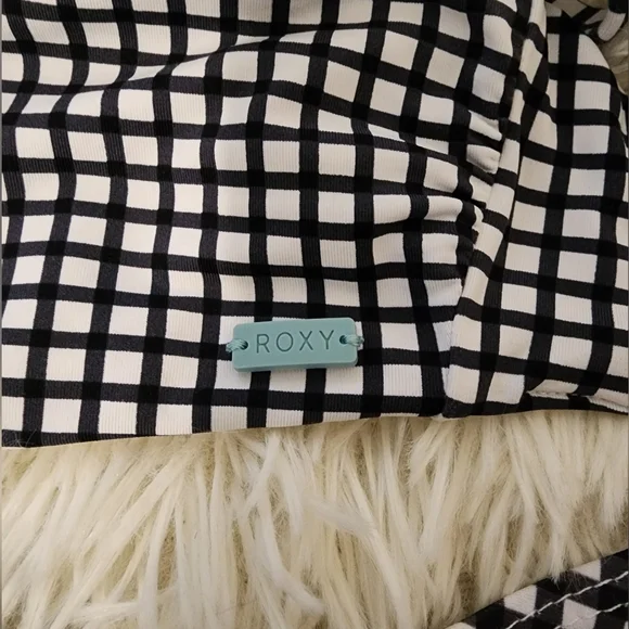 Roxy Beach Classics Reversible Fixed Triangle Bikini || High Leg Bottom - Picture 9 of 11